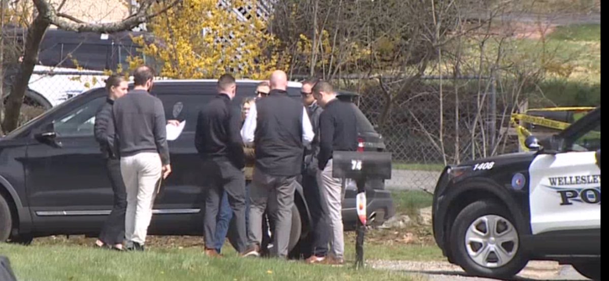 scooperon7's tweet image. Breaking: Janette MacAusland 49 is behind bars in Vermont and set to face charges of murdering her children ages 6 and 7…the victims were found in the families Wellesley home during a well being check last night…the victims were students in the Wellesley public schools #7News