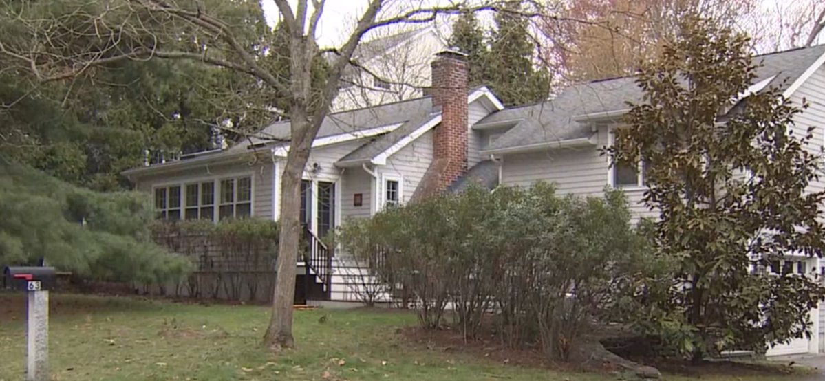 scooperon7's tweet image. Breaking: Janette MacAusland 49 is behind bars in Vermont and set to face charges of murdering her children ages 6 and 7…the victims were found in the families Wellesley home during a well being check last night…the victims were students in the Wellesley public schools #7News