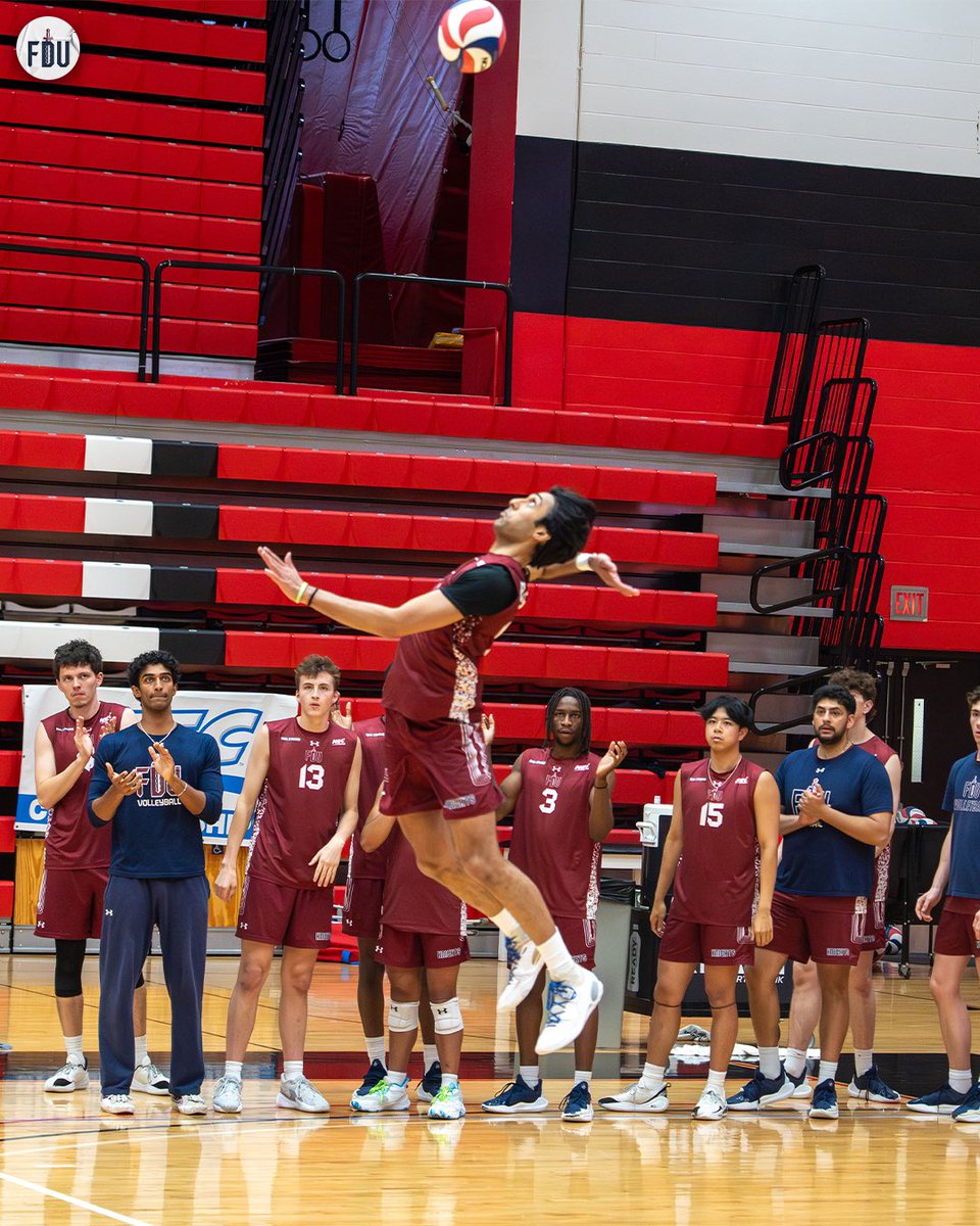 FDUKnightsMVB's tweet photo. exciting night in the Championship Match  

#uKNIGHTED https://t.co/Jqmbfj6fWg