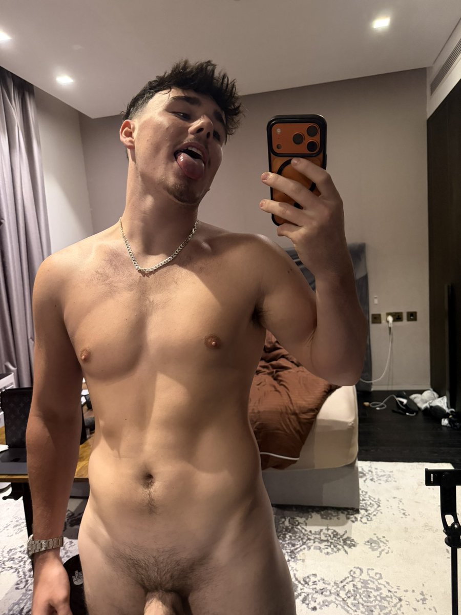 Best of boy 🫣
🅸🆃’🆂 🅵🆁🅴🅴

onlyfans.com/zak_phillipss