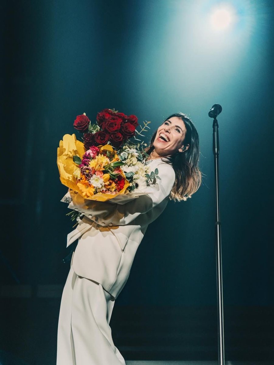 a questa anima speciale 🤍

un grazie non basterà mai per ogni emozione, ogni attimo che ci doni.

buon compleanno G!
splendi!

<a href="/Giorgia/">giorgia 🤷🏻‍♀️</a>