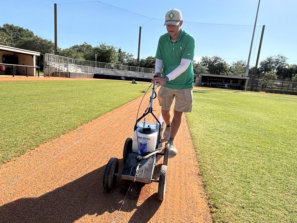 BlanchardTurfFL's tweet photo. Wet Stripe 🤌 
@pioneerathletic @bhoyer_pioneer https://t.co/kKTjNLFoiN