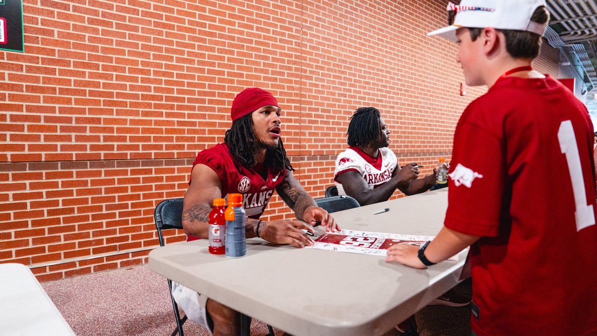 Arkansas Razorback Football tweet media