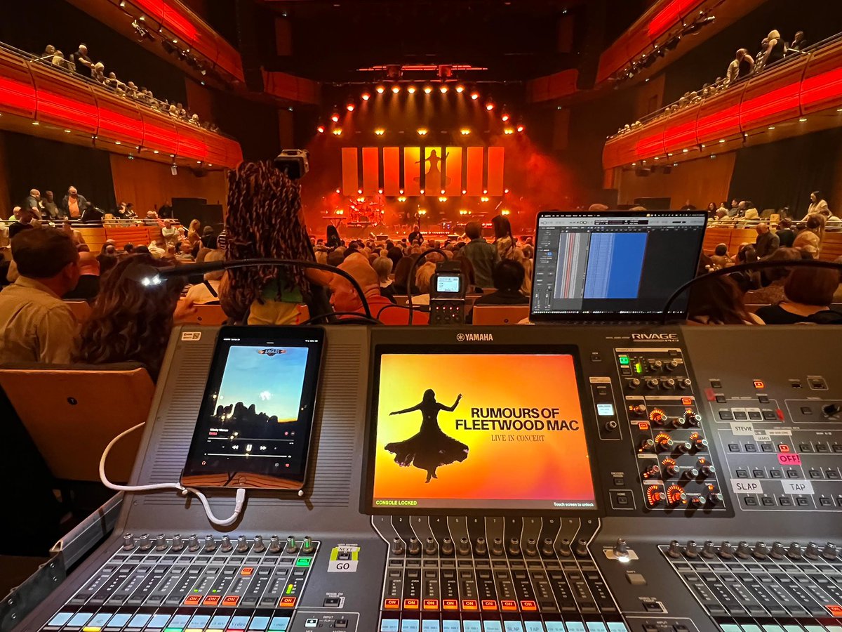 rumoursfm's tweet image. Unbelievable night #1 Gateshead. We loved every minute with you. Hope you enjoyed the gig and thanks for sharing your Saturday night with us. Big Love from band and tech crews. ❤️🔥 #rumoursoffleetwoodmac #fleetwoodmac #gateshead