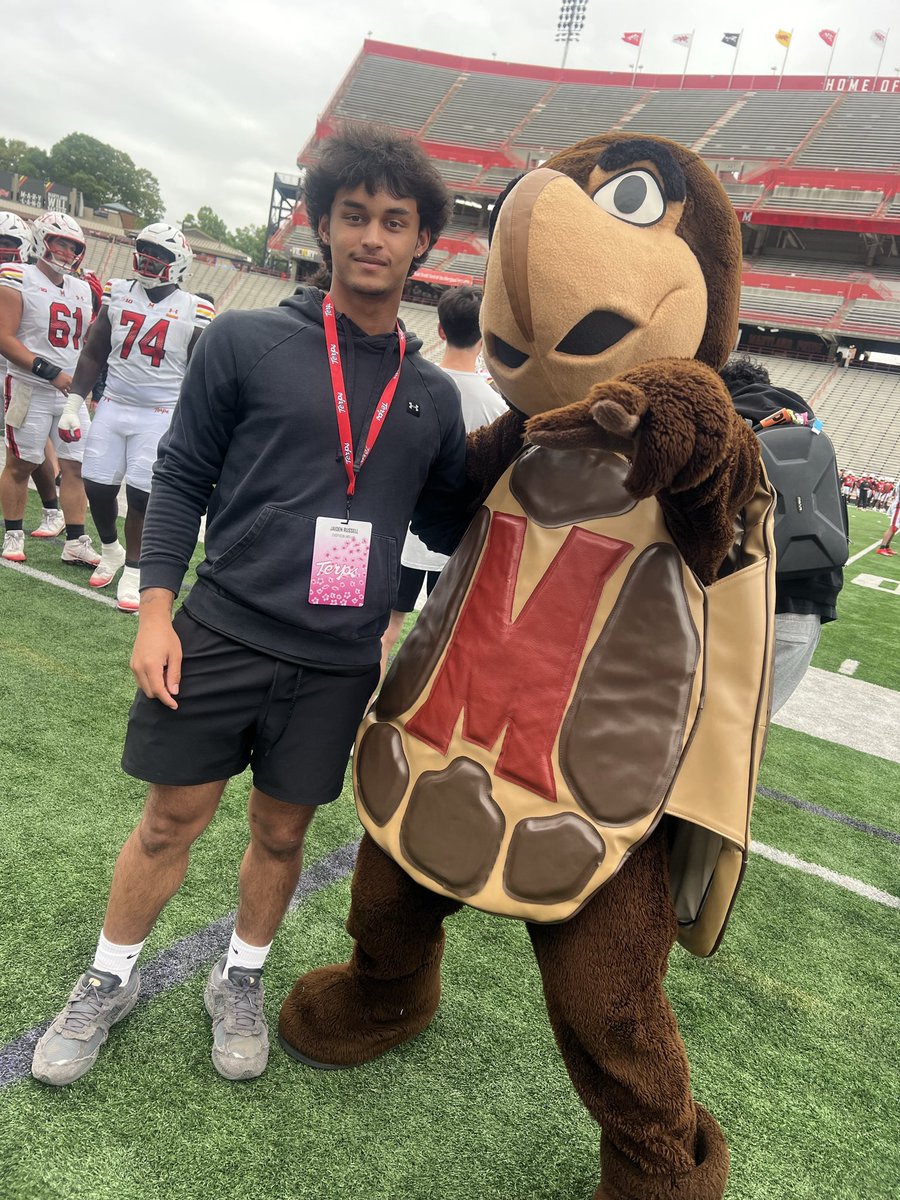 russelljaiden19's tweet photo. Blessed to visit University of Maryland football today! Great atmosphere, great energy, and a program that stands out. Thank you to the coaching staff for the opportunity! #GoTerps  @FTRreport @tdhald @Aazaar23 @CoachLocks @CoachBrock_504 @ChopticonFB https://t.co/o1yO6yphjz
