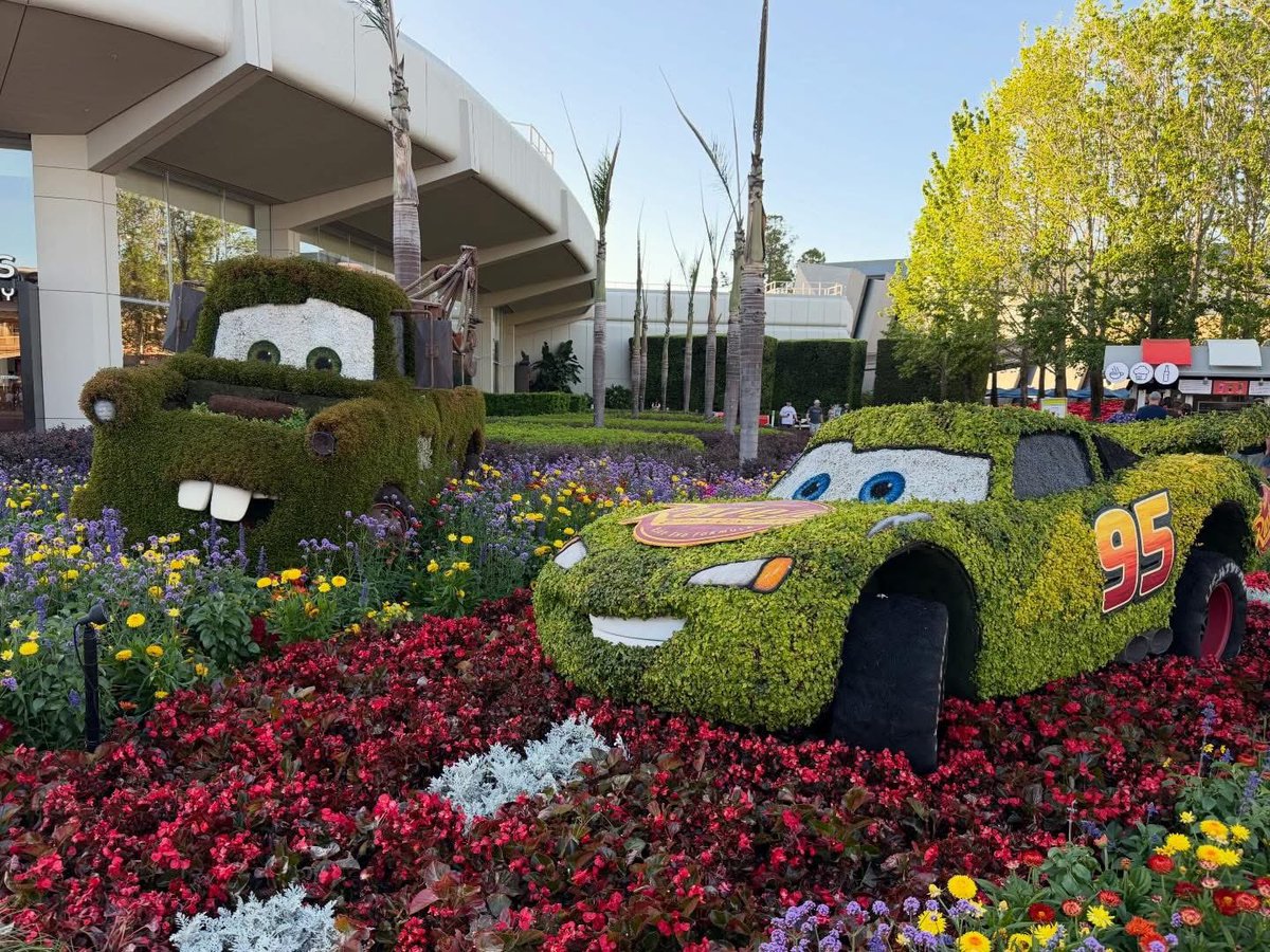 BruceSnow's tweet photo. My favorite topiaries this year. 🚗

#epcot #flowerandgardenfestival https://t.co/5Y2gSjfL8y