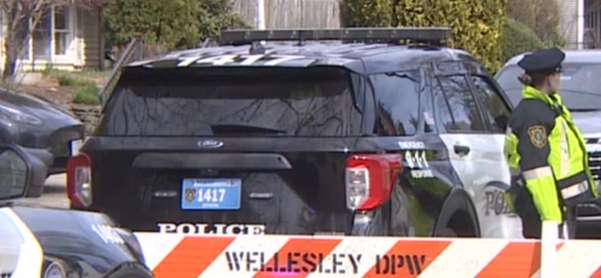 scooperon7's tweet image. 7News confirms Janette MacAusland of Wellesley is held without bail as a fugitive from justice in connection with the murders of her 2 young children…accused killer is behind bars at the Marble Valley regional correctional facility in Rutland Vermont…due in court Monday #7News