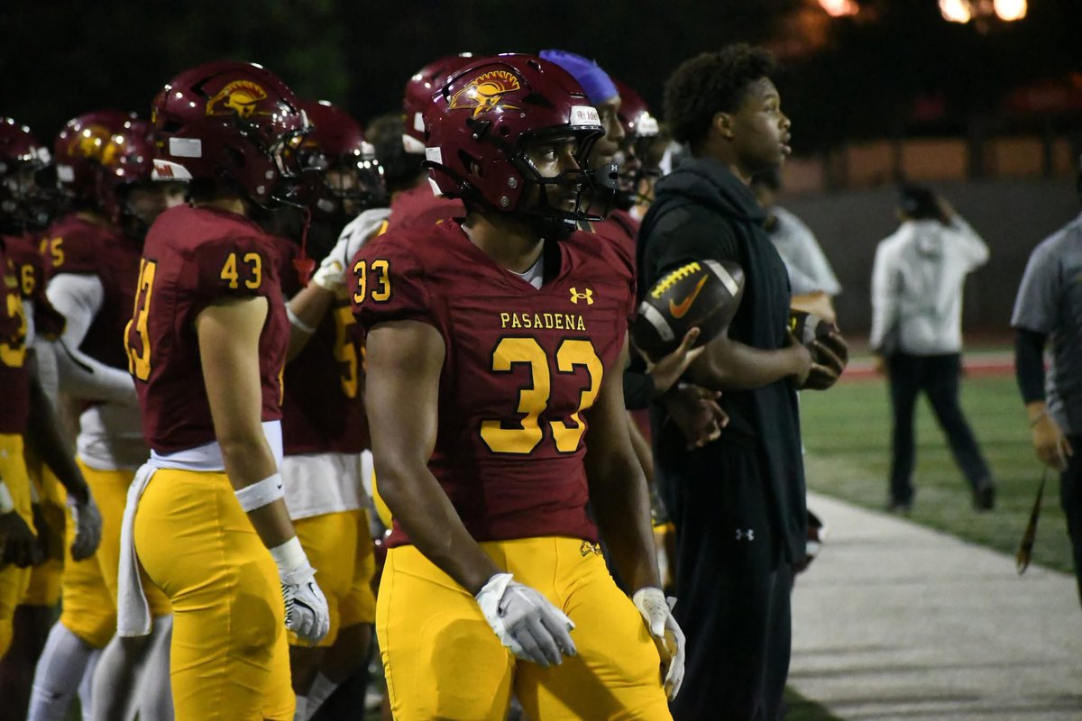 JonathonMeza33's tweet photo. 5’11 217 pound linebacker still Looking for a home 
2-3 Years of eligibility+Red shirt 
Bringing the boom every play!

Sophomore year highlights 
https://t.co/KZE3P7ZqEj
Freshman year highlights 
https://t.co/vNxVDmmcbC https://t.co/gOAgbjak7x