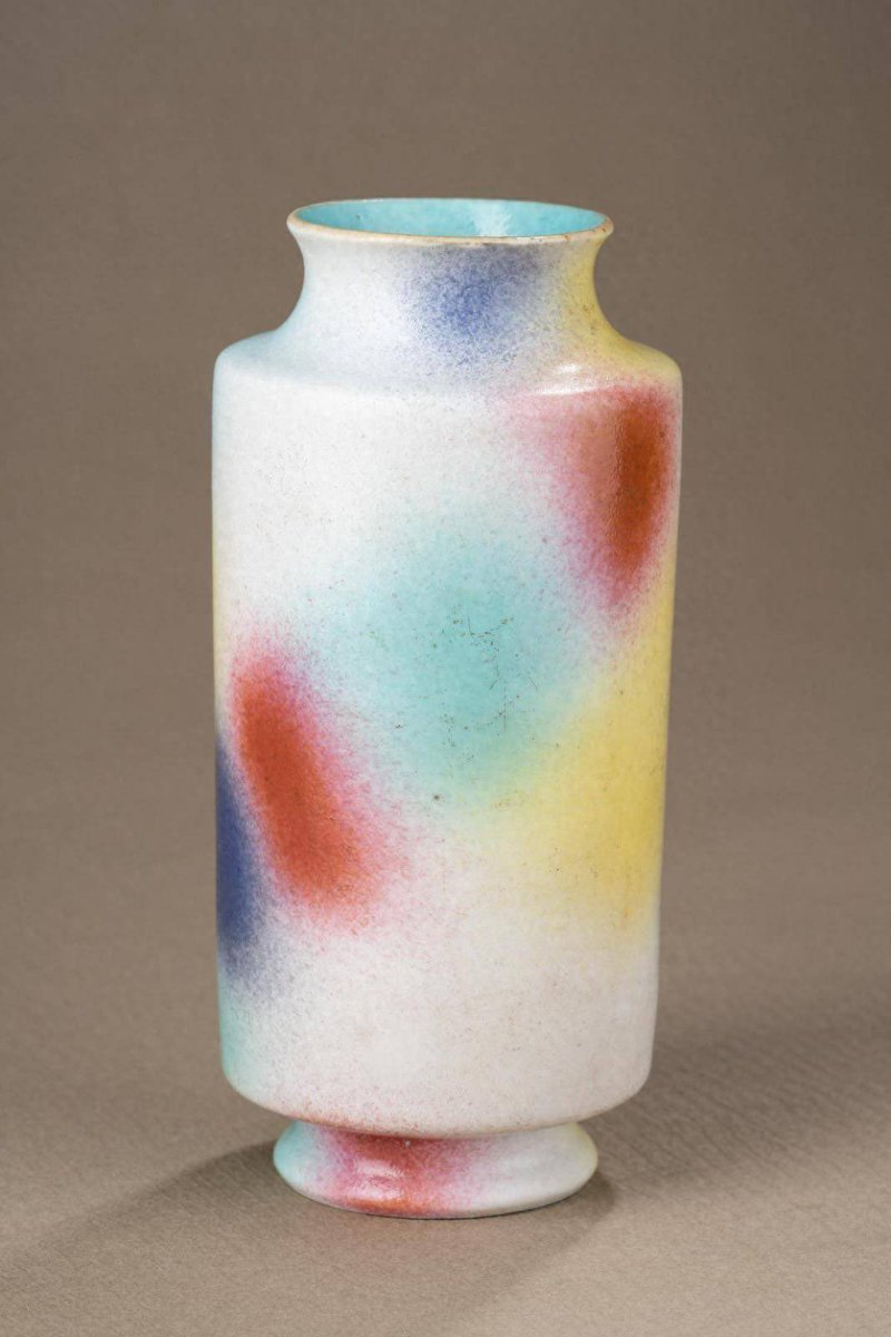 I love how these Qing dynasty vases sort of manifested modernism in the mid-century.