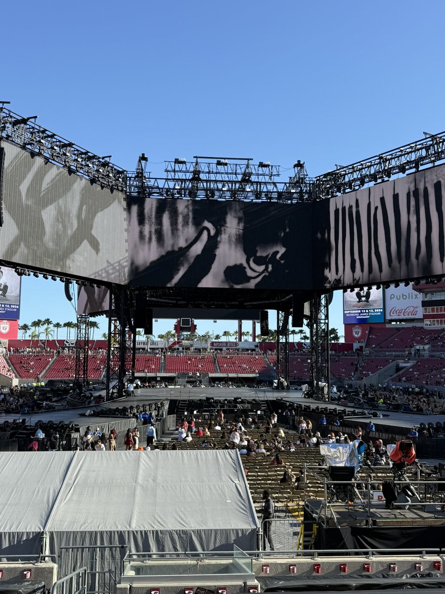 eryn⁷ ⏾ bts today! tweet media