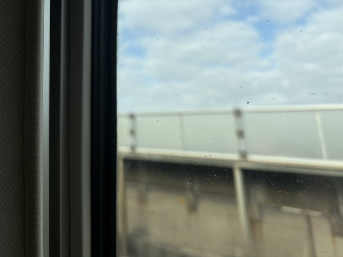 YUVR_dtm's tweet photo. 山形→東京🗼
M3に参加するために遠征中です！！
新譜『Letter P.S.』を頒布するぞ〜😏 https://t.co/zrE5oGGRCD