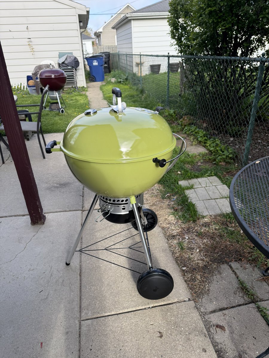 DanRRodgers's tweet photo. @WeberGrills New remember of the family. With little brother in the background. https://t.co/3U0CZfTgwG