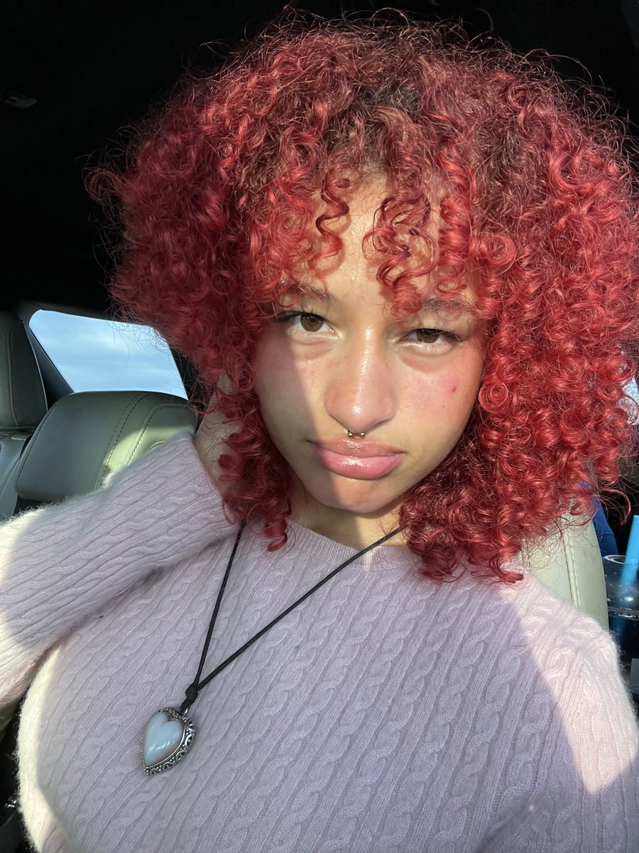 leahcandoit's tweet image. wait #admin rq