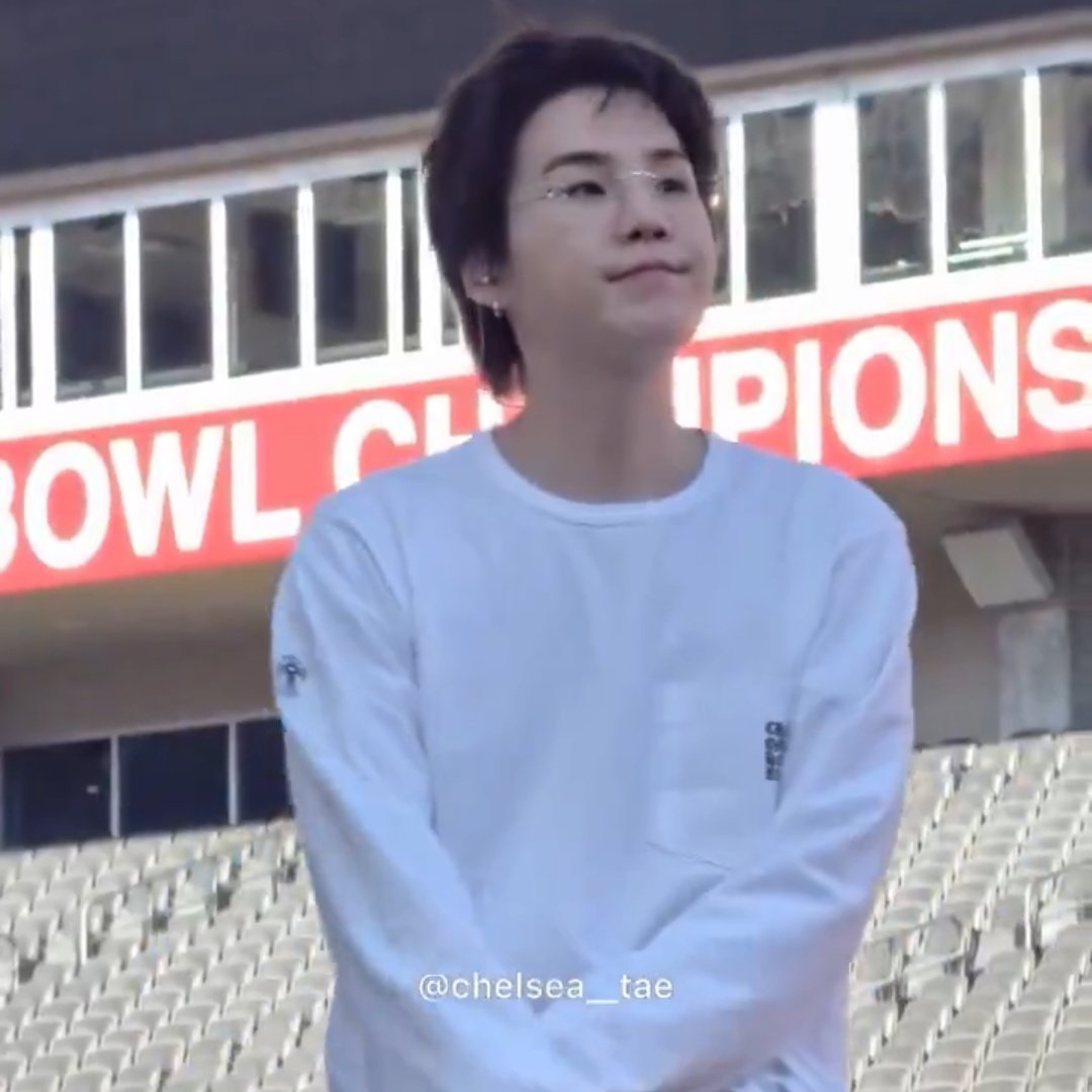 єℓℓу Ⓥ | ⦿ ☰ ☲ tweet media