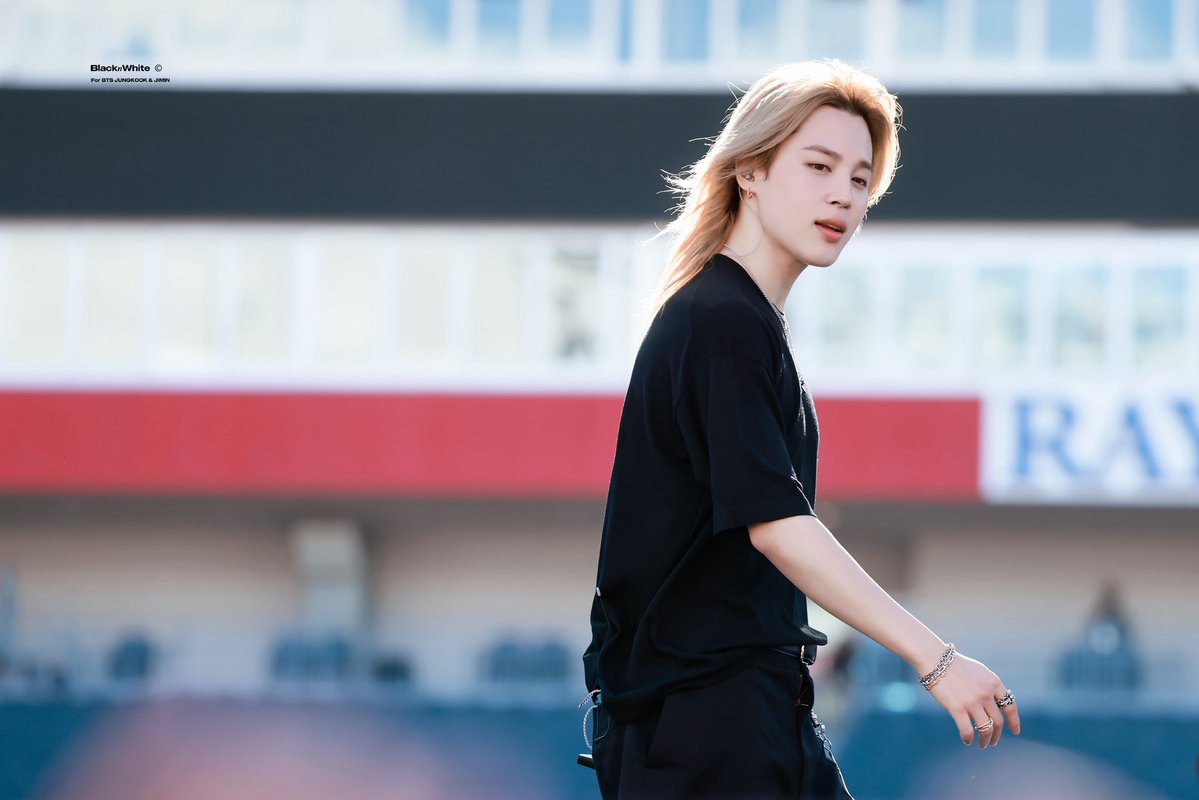 BLACK N WHITE tweet media