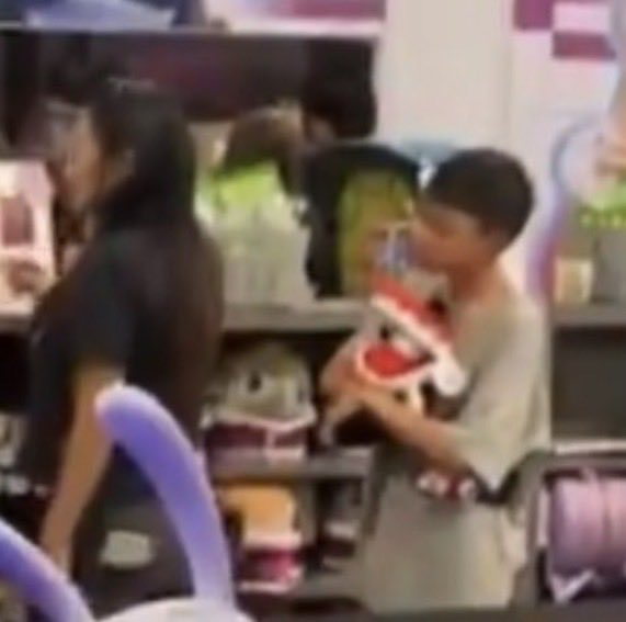 Ervi (PUT KINGER IN THE BULL) tweet media