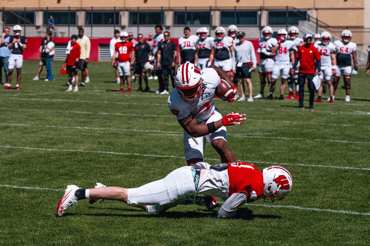 BadgerFootball's tweet photo. welcome to the Abu Sama III experience 😤 https://t.co/AyPEuYrEOi