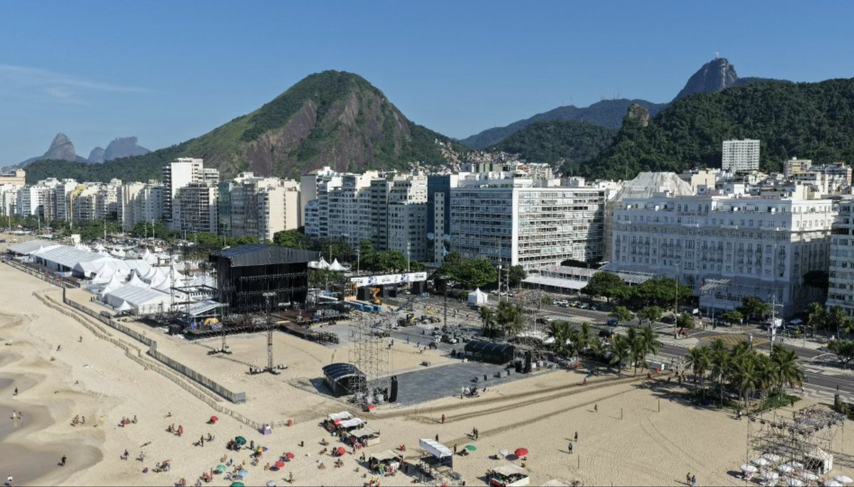 Prefeitura_Rio's tweet photo. Eu estava obcecada. Eu passava 80% do meu tempo falando sobre o SHAKICABANA e nos outros 20% eu torcia para que alguém falasse da Shakira para poder falar do SHAKICABANA mais um pouco. #Faltam7Dias 🥹 https://t.co/V8huHQP5gm