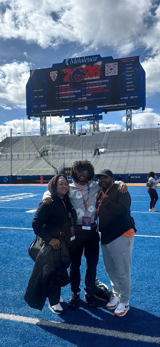 JordanNoelKC's tweet image. Thank you to @BroncoSportsFB @CoachTB02 and @LandanYount for having me and my family out for Junior day and the spring game! Had a great time. Cant wait to come back very soon!! 🔵🟠
#blueskies
#builtdifferent
@247Sports
@AGEDITS32 
@AndrewNemec 
@sixstarfootball 
@BrandonHuffman