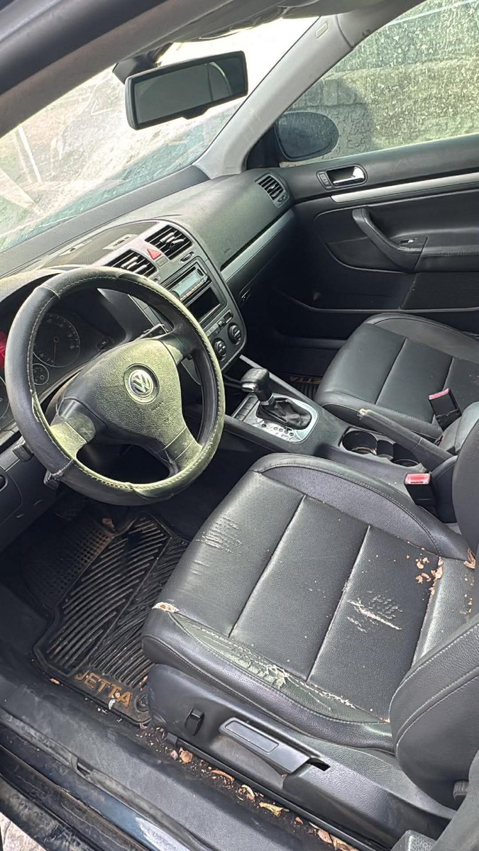 SharcsAuto's tweet image. Interior looking like this? I got you. Same day mobile detailing 🚗💦 DM to book 🔥 #Detailing #LasVegas #book #carcare