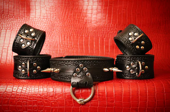 DarknesSlut's tweet photo. Articles ready…discipline guaranteed. 🖤
They are not toys… they are tools for your obedience.

Follow me and learn to serve as you should. 👑

#MistressLife #TotalObedience #Submissive #Dominion #Discipline #FetishGear #KinkEnergy #AbsoluteControl #DarkVibes #Surrender https://t.co/9hlCUsRkEY