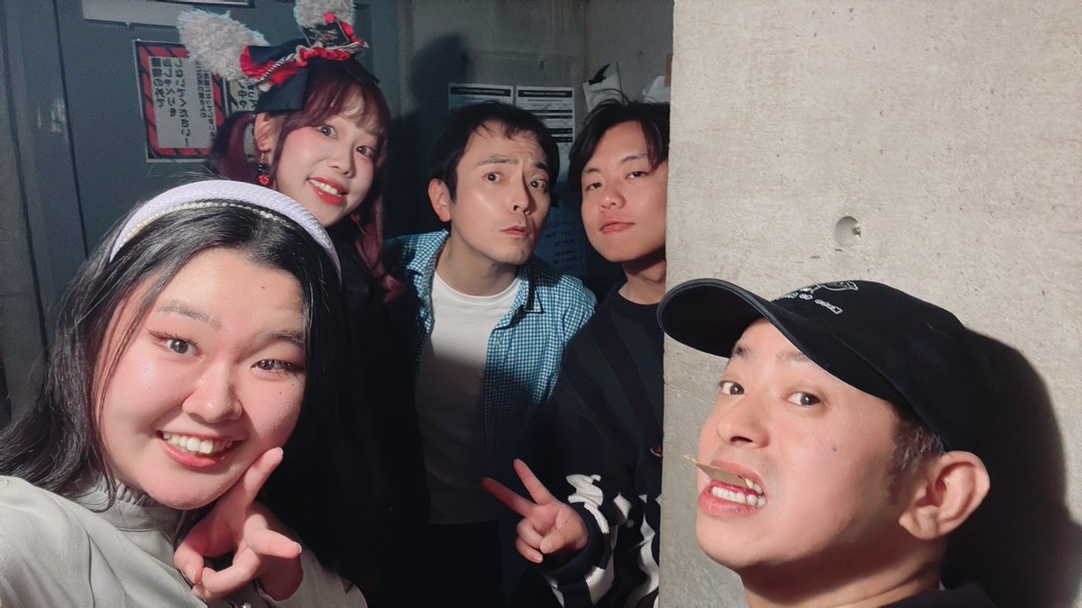 atayaichiyo's tweet photo. #宙キャンLP
ご来場頂いた皆様誠にありがとうございました。僕にとって今回のイベントは、この劇団面白いよ、こんな素敵な歌い手さんいるよ、このライブハウスいいでしょ、という、僕周りの素敵なモノを自慢するような内容でした。皆様が新しい「好き」をひとつでも持って帰ってくれていたらいいなー https://t.co/55vZJp70DU