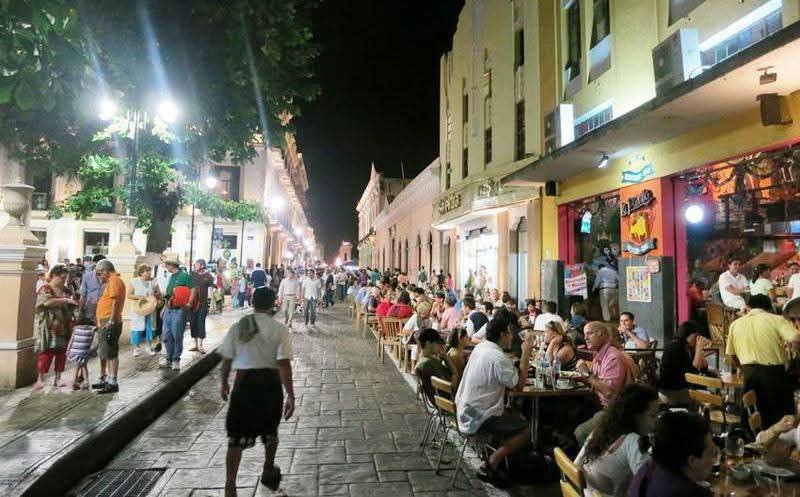 VigiaCiudadano7's tweet image. ¿Vivir en #Mérida se volvió un lujo? ¡Gentrificación encarece costos!

En los últimos años, Mérida ha dejado de ser ese destino “económico” del que todos hablaban. Hoy, distintos estudios y plataformas la colocan entre las ciudades donde más ha aumentado el costo de vida en