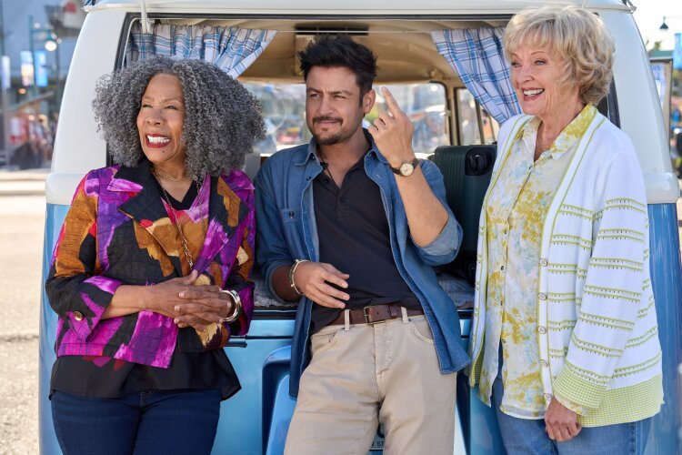 Sandra_Oranje's tweet photo. Yeah we love your hair, Ty. 😉😄😍
#tylerhynes #staceyfarber #christineebersole #bjharrington #Illbeseeingyou #hallmarkchannel #jessicaharmon #russelhfilm #blakesilver #joeyelkins @hallmarkchannel @HallmarkPlus https://t.co/4xaFnY17cq