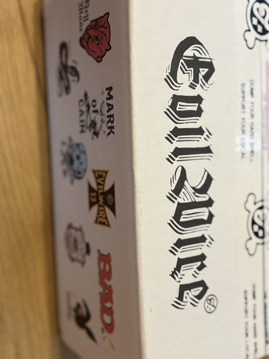 RcYutaka0904's tweet image. 我が家にも到着
開封が楽しみです♪
#evilwire