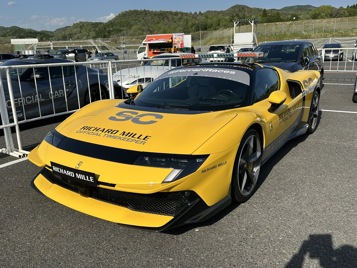 bluebirdsfly9's tweet image. ウチの近所じゃこれ一台で新築3軒建ちますねぇ…😳
SCランプの取付け方がステキです‼️🇮🇹🐴wwww

#Ferrari
#FerrariTestarossa
#Ferrari849Testarossa 
#岡山国際サーキット