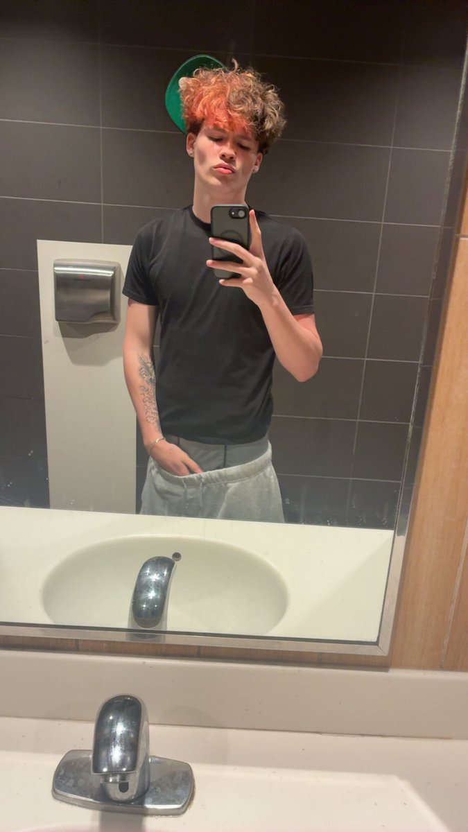 Whiteboyjdd tweet media