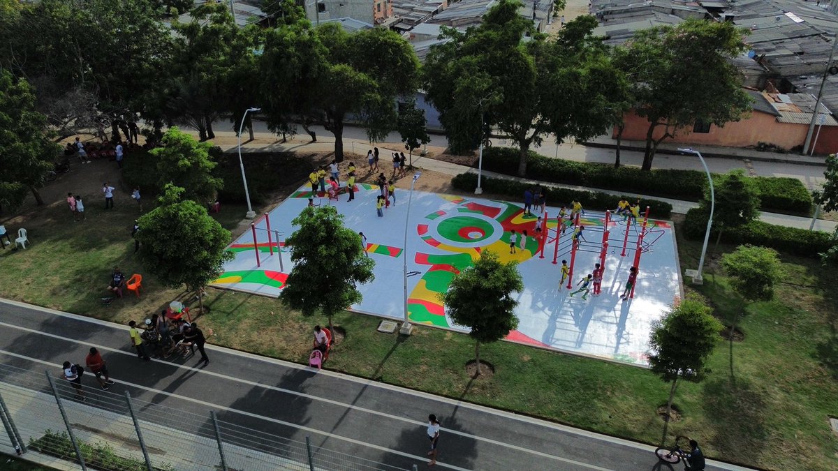 Le cumplimos a Sabanagrande con la entrega de su Parque Estadio.

⚽️ Cancha sintética FIFA con cerramiento, camerinos, iluminación y graderías para 1.000 personas
🏃‍♂️ Pista de atletismo
🏀 Cancha múltiple
🏋 Zona de gimnasio y calistenia
🌳 +8.600 m² de zonas verdes recuperadas