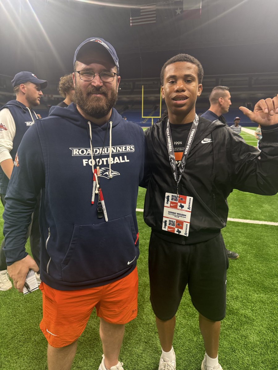 CJWilson2011's tweet photo. Had a great time at @UTSAFTBL spring game!! It was great meeting all the coaches! I look forward to coming back to the camp on June 11th!! #BirdsUp 

@CoachJessLoepp @nicholasDgraham @_CoachMWalker @Coach_Cotton713 @seth_wilson43 @TheProtectUCrew @Youngbullz22 @PrepRedzoneTX https://t.co/GISccLSHwt