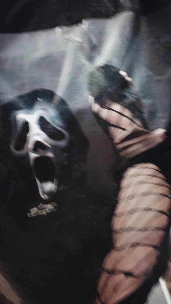 kitten16975's tweet photo. HeH #ghostface #grem #workout https://t.co/nsWxPys3Ij