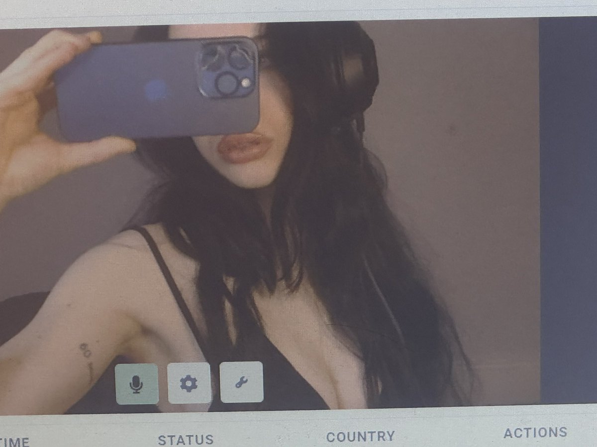 UnidentifiedBabe tweet media