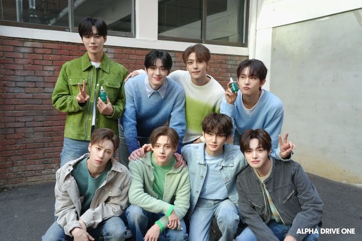 kgw04_'s tweet photo. Day 18 of Geonwoo’s hiatus… 

Geonwoo, even as more days pass, our hearts stay with you. We’re still here, still supporting you, and still hoping to see you back where you belong. Please keep taking care of yourself and stay strong. We miss you so much 🥺 https://t.co/DHGzk49dUy