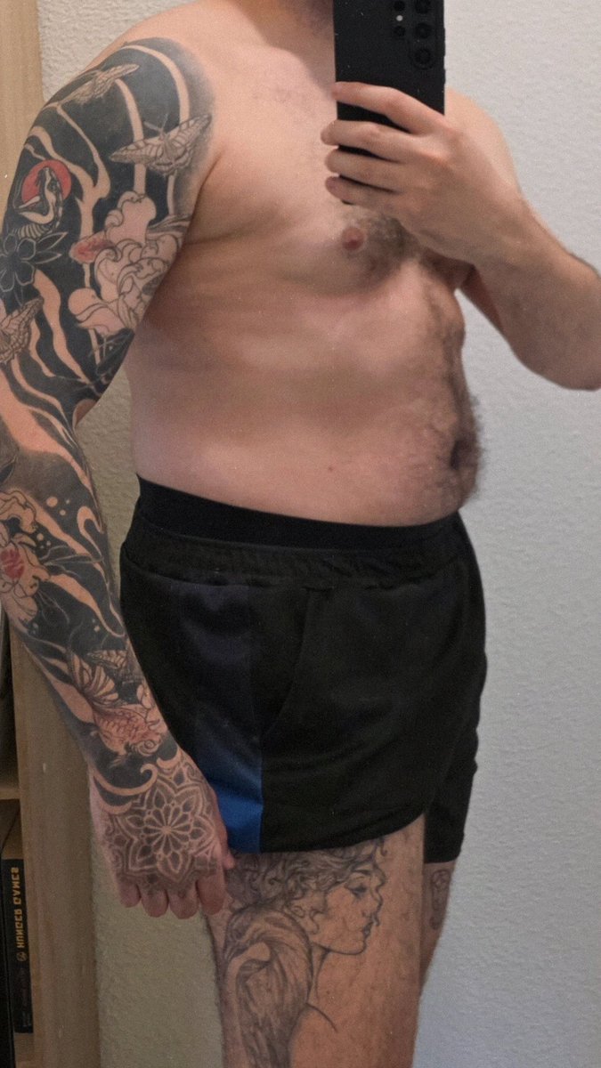 DaddyFaresse's tweet photo. Je suis trop fan de mes tatouages et cette année je termine tout le corps 😚 https://t.co/L39CxUMKCh