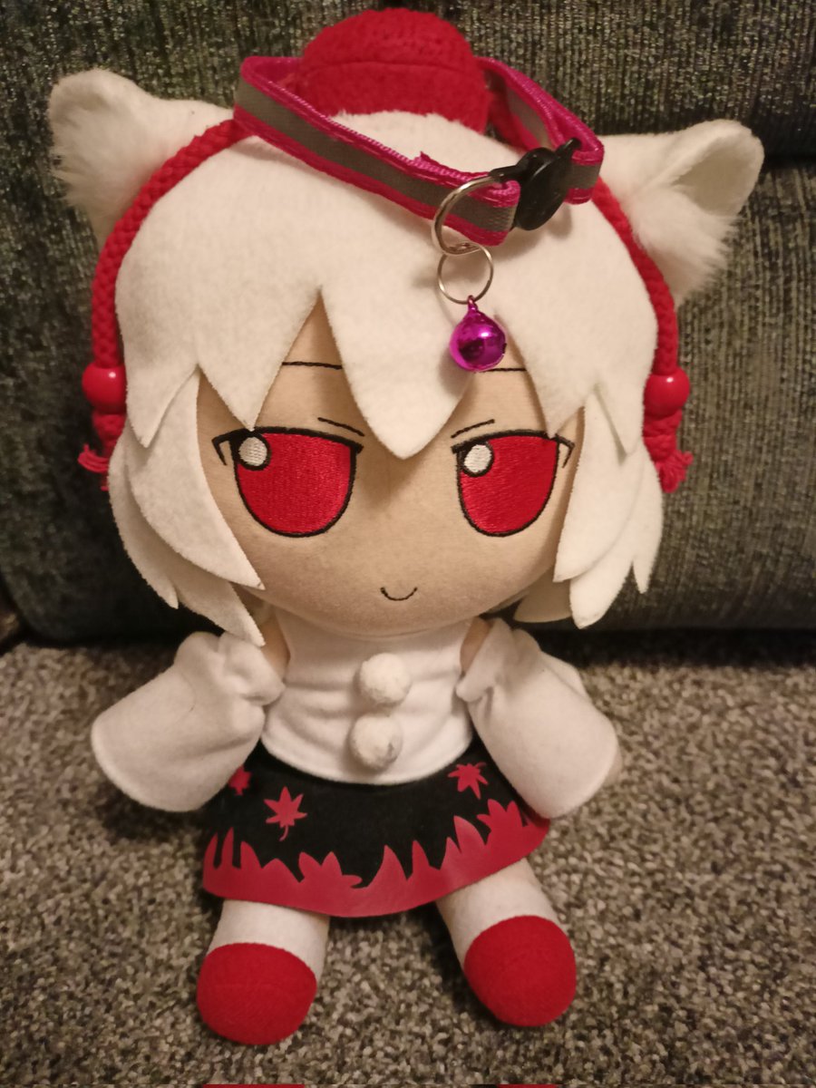 DanSkibs's tweet photo. Momiji word of the day: Collar https://t.co/T2SMIXPpoj