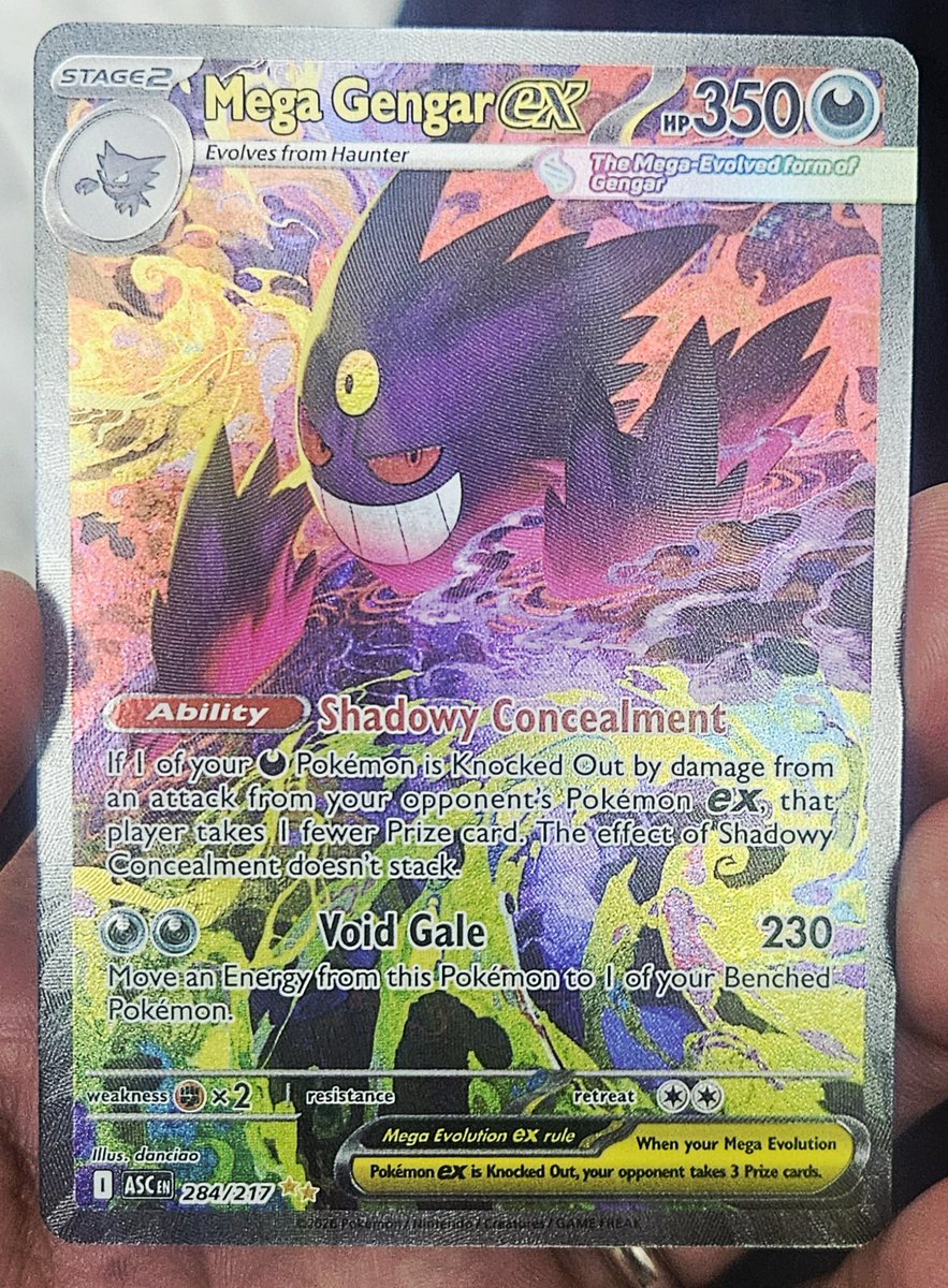 JAO316's tweet photo. @PokemonRestocks Nah man, this ain't real. These booster boxes were stacked. https://t.co/DHyuqhEtKO