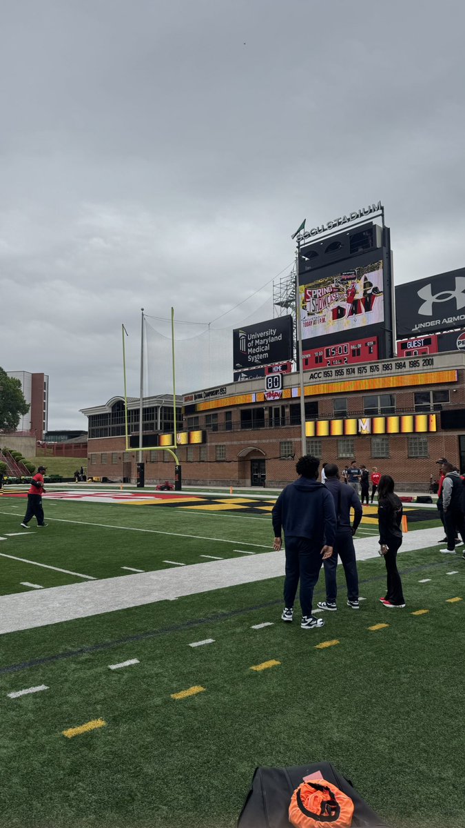 Juliancedrone8's tweet photo. Had a great visit at Maryland today! Loved meeting the coaches and seeing the facility. Looking forward to furthering my relationship with these coaches and staff!! @kschmittMD @TerpsFootball @RecruitsYork @jesseshay @TaylorGreen14 @S3PerformancePt https://t.co/4HDDnwaZqf