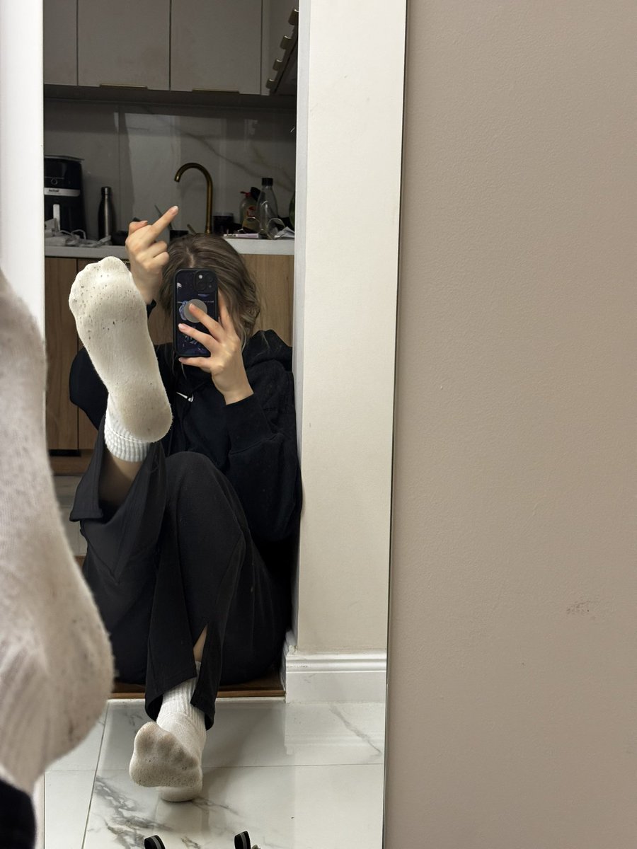 👑 𝑄𝑢𝑒𝑒𝑛 𝐾𝑖𝑛𝑔𝑎 👑 1,9𝐤 💸 tweet media