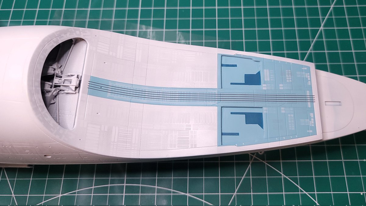 CStarships's tweet image. 1/650 Excelsior secondary hull azteccing. 
White areas are white over silver as usual. Blue areas are white and grey over blue. 

#StarTrek #Paint #Airbrush #ScaleModel #ModelKit #ModelMaking #SciFi #SciFiArt