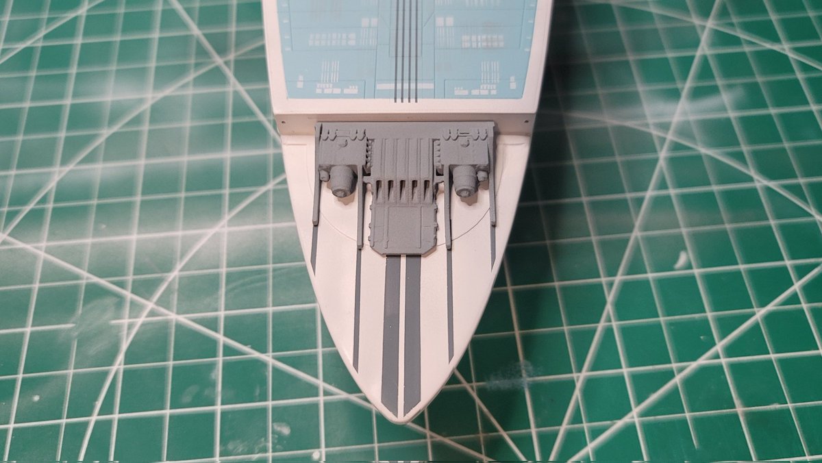 CStarships's tweet image. 1/650 Excelsior secondary hull azteccing. 
White areas are white over silver as usual. Blue areas are white and grey over blue. 

#StarTrek #Paint #Airbrush #ScaleModel #ModelKit #ModelMaking #SciFi #SciFiArt