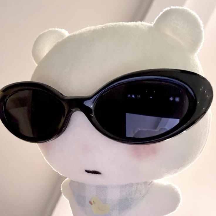 midasnvervirus's tweet photo. Hello fellow @ShylilyVirus @VeibaeVirus take me with you to the cool place https://t.co/3MlN0E6BQC