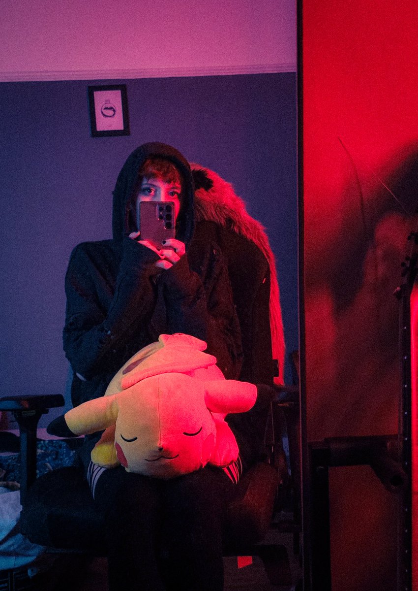 ᵥ𝖆𝖚𝖗𝖔𝖗𝖆ᵥ (@_vxmpxx) / Posts / X