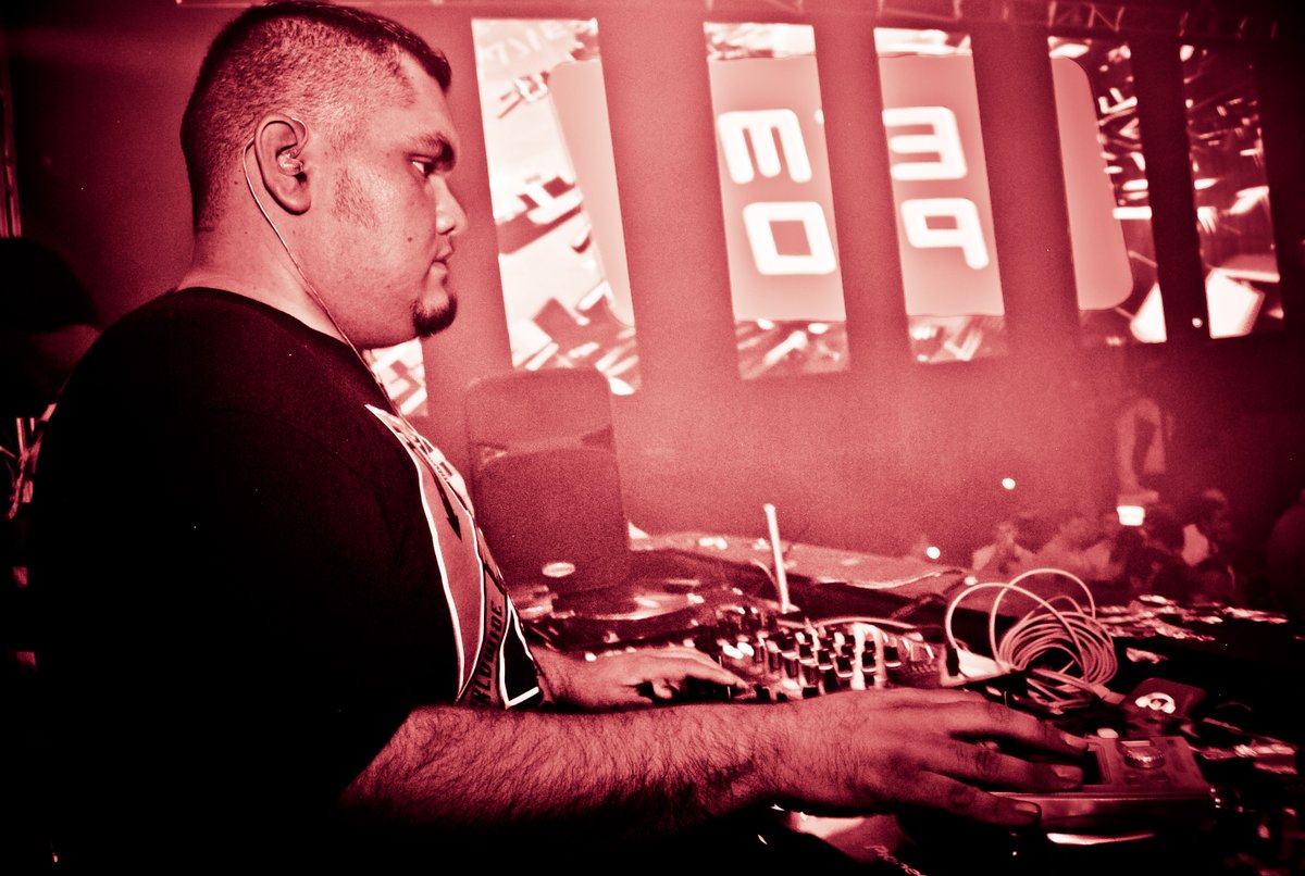 djjosespinnin's tweet image. Los vinilos están listos. Las melodías también.
Hoy toca una sesión de TRANCE para perderse entre energía, nostalgia y emoción.
👉 twitch.tv/josespinnincor…
#trancefamily #twitchdjs #realdjing #vinyldj