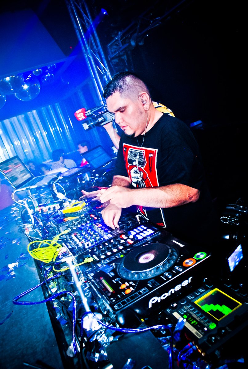 djjosespinnin's tweet image. Esto no es un set cualquiera.
Es TRANCE en vinilo, en vivo, con corazón, técnica y memoria clubber.
👉 twitch.tv/josespinnincor…
#trancefamily #twitchdjs #realdjing #vinyldj