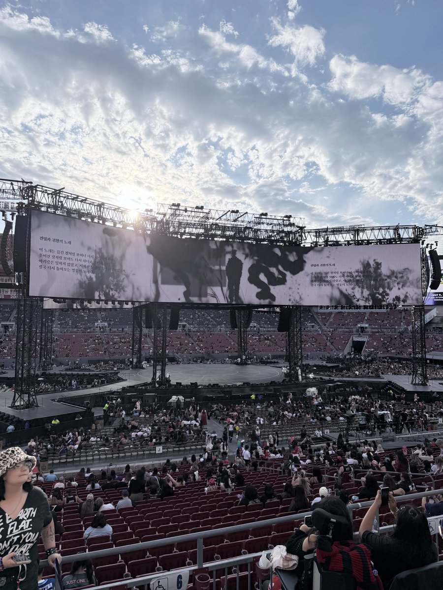 Made it in!!! Let’s get ready!!!
FYI: if you have east club tickets. There’s a different gate entrance for yall. It’s near gate A. You’ll see a small line of people to get in lined up next to stadium.
#bts #bts_arirang_worldtour_tampa #bts_worldtour_arirang_tampa