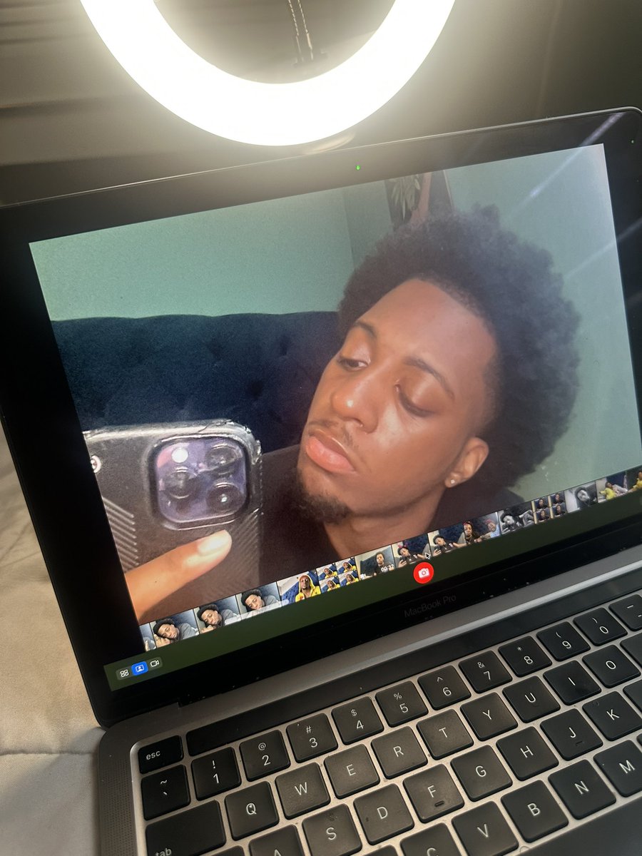 Mikeyy ✰ tweet media