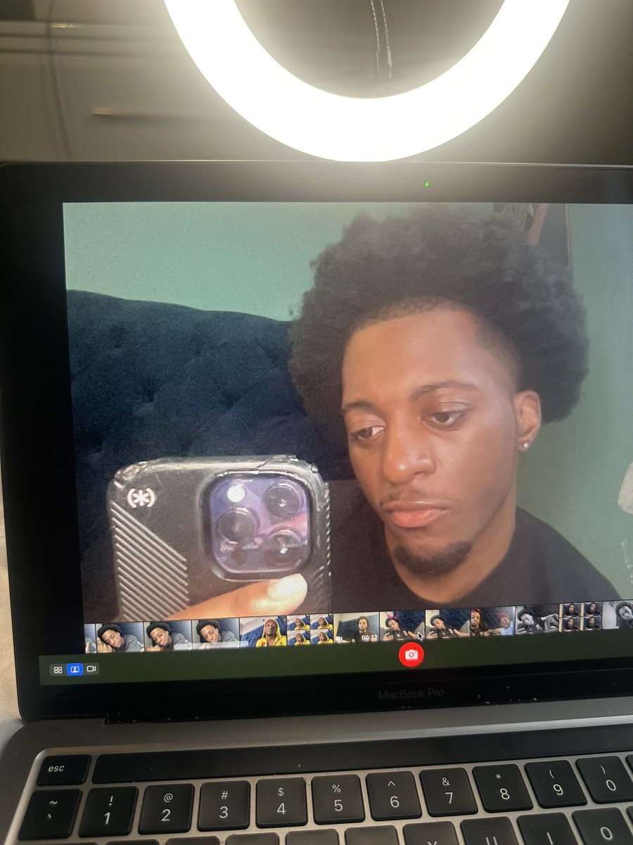 Mikeyy ✰ tweet media